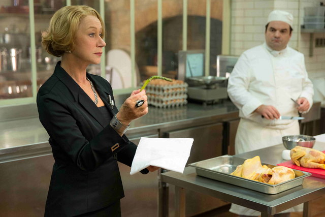 Madame Mallory (Helen Mirren) führt in ihrem französischen Sterne-Restaurant ein strenges Regiment.