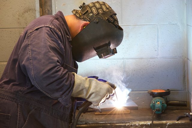 Die Gewerbeordnung NEU stärkt die duale Ausbildung und bringt bürokratische Erleichterungen.