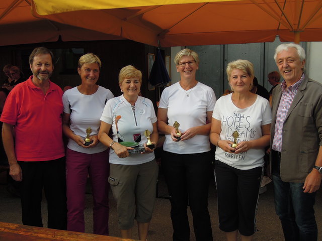 Die Dorfmeister-Damen 2016
v. l. Sektl. Pepi Stubenvoll, Gertrud Gasteiger, Marta Stubenvoll, Helga Auer, Silvia Wiener und Bgm. Mag. Josef Auer