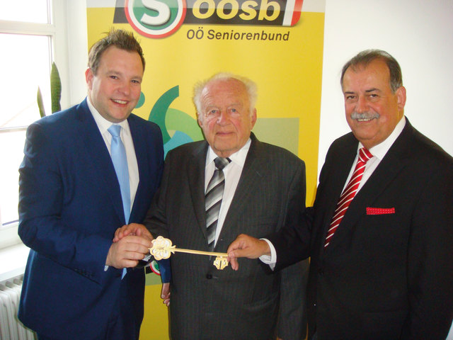 Wechsel vollzogen: Franz Ebner, Josef Ratzenböck (Landesobmann OÖ. Seniorenbund), Walter Störk (v. l. n. r.).