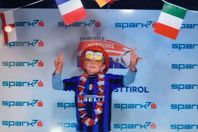 Perfekt gestylt beim ItalienSpiel in der Fanmeile Osttirol!