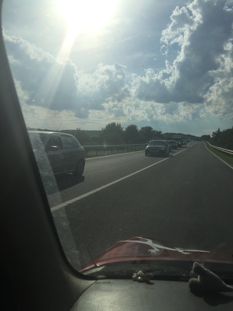 Der Stau war auf der A4 30 Kilometer lang, auch auf der B10 staute sich alles.