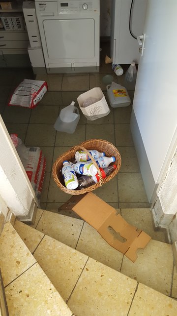Durch eine gerissene Kupplung einer Wasserzuleitung traten Unmengen an Wasser aus.