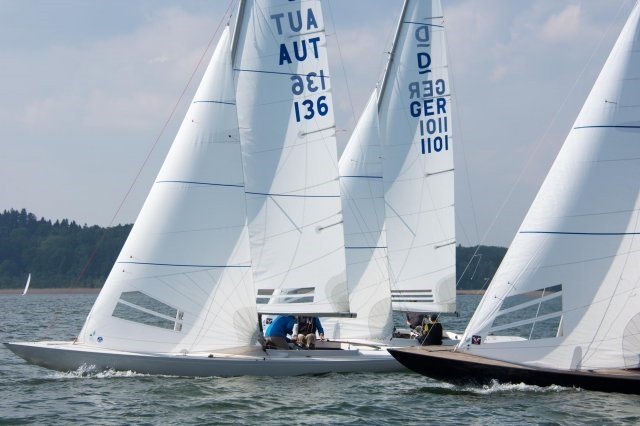Ernst Seidl reichte ein zweiter Platz, um sich zum Landesmeister der Drachenflotte zu küren. | Foto: Segelclub Mattsee