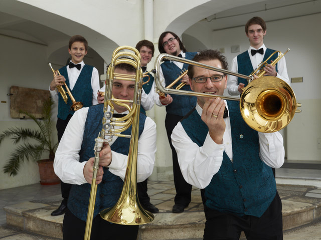 Stadtkapelle Feldkirchen spielt beim Frühschoppen am Wochenmarkt auf