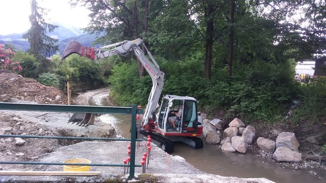 Der Steg über die Erlauf im Bereich des Forellenwegs in Gresten wird saniert. | Foto: Kefer