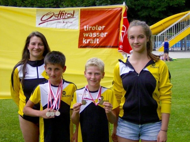 Die TeilhehmerInnen der SU Osttirol: Michaela Persàu, Luis Preyer, Nico Tabernig und Michelle Koini (v.l.).