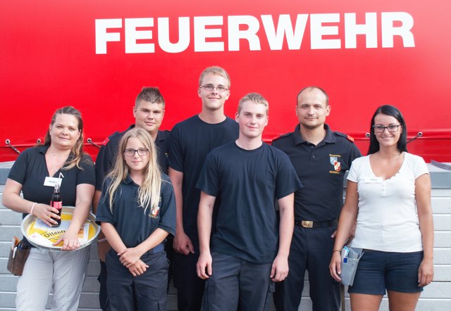 Kommandant Michael Hebesberger mit Crew