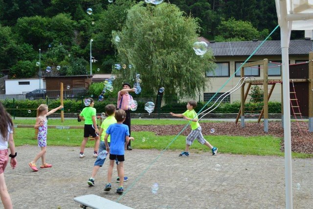 Viel Spaß und Spielemöglichkeiten für die kleinen Bürger bietet der neue Kinderspielplatz in St. Peter-Freienstein.