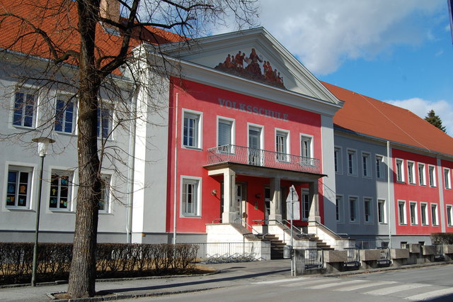 In der Volksschule West in Spittal müssen Räumlichkeiten für die Nachmittagsbetreuung geschaffen werden