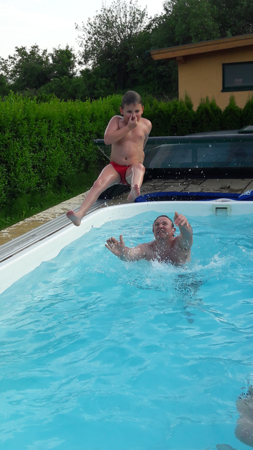 Mit Opa im Pool ist der Spaß garantiert ;)