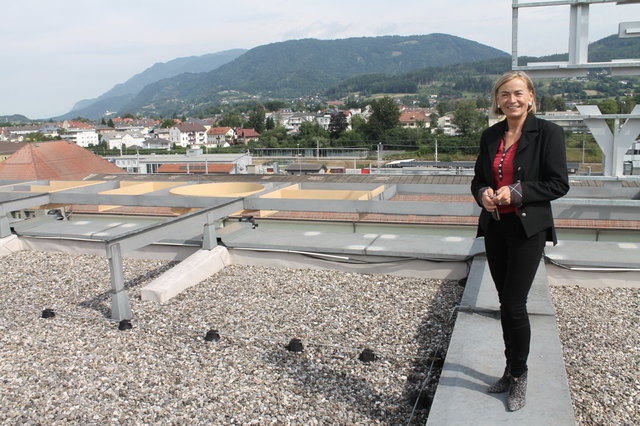 Am Dach vom Hotel City, dahinter der Hauptbahnhof. Hier soll ein Edel-Geschoß aufgesetzt werden