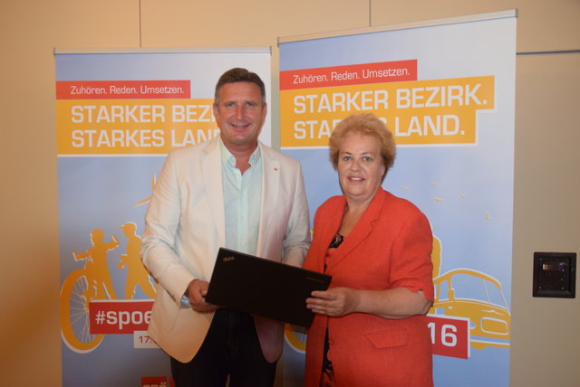 Die SPÖ-Bezirksvorsitzenden Ewald Schnecker (Jennersdorf) und Verena Dunst (Güssing) bedauern die Magna-Absage.