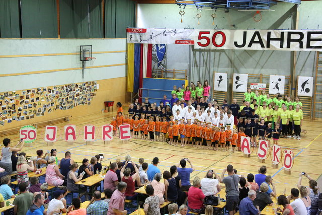 Ein tolles Rahmenprogramm erwartete mehr als 500 Besucher, welche der Einladung der ASKÖ in die Purgstaller Sporthalle folgten.