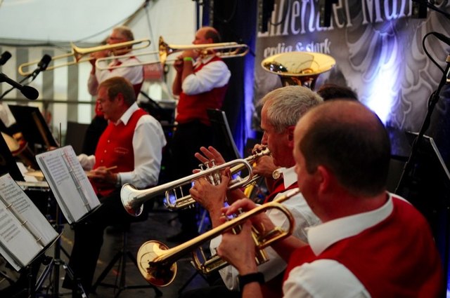 Der Patscherkofelklang war eines vor mehreren Ensembles, das im Festzelt für tolle Stimmung sorgte.