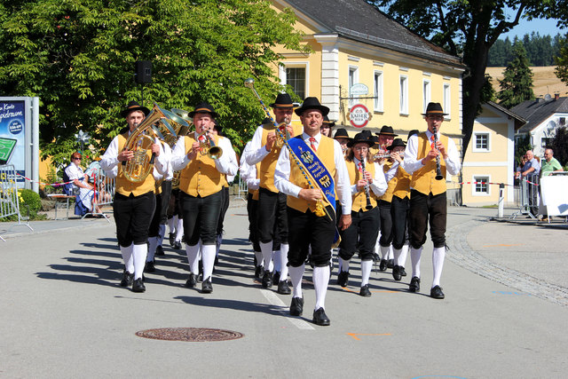 Die Marktmusikkapelle Gallspach gemeinsam mit Stabführer Alois Preletzer nach der 'Großen Wende'