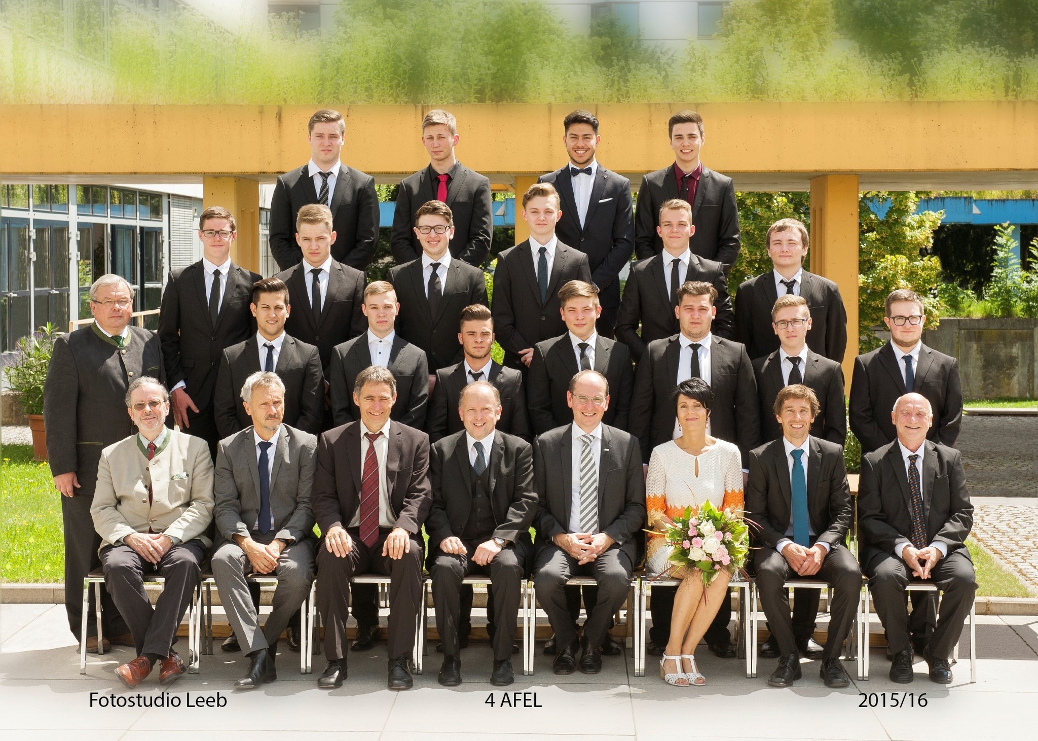 Wir gratulieren allen Braunauer Absolventen und Maturanten Wir gratulieren allen Braunauer Absolventen und Maturanten