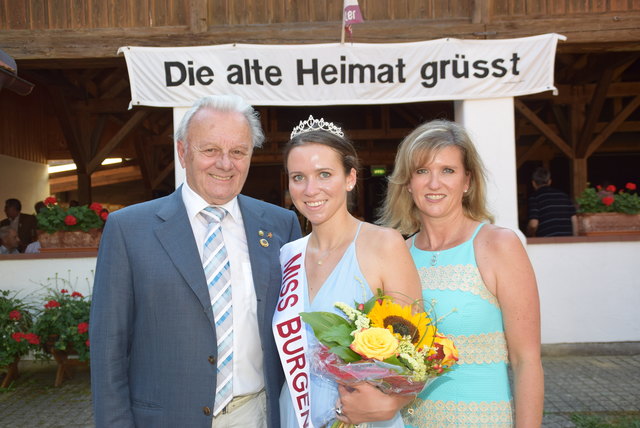 Caitlin Martin mit Vorfahren aus Glasing amtiert als Miss Burgenland in New York. Mit Mutter Cynthia Deutsch kam sie zum Auswanderer-Picnic nach Moschendorf, das Walter Dujmovits organisierte.