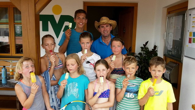 Als Belohnung von den Trainern natürlich auch ein Eis. | Foto: KK