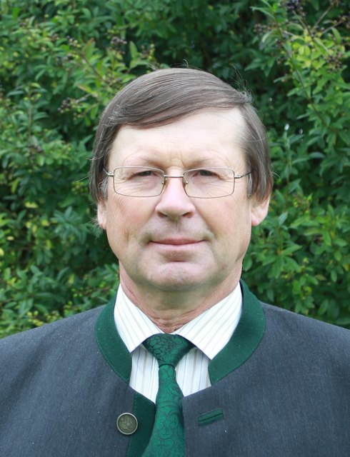Erich Perger, Landwirt aus Mitterkirchen, will die Schließung nicht hinnehmen. | Foto: Privat