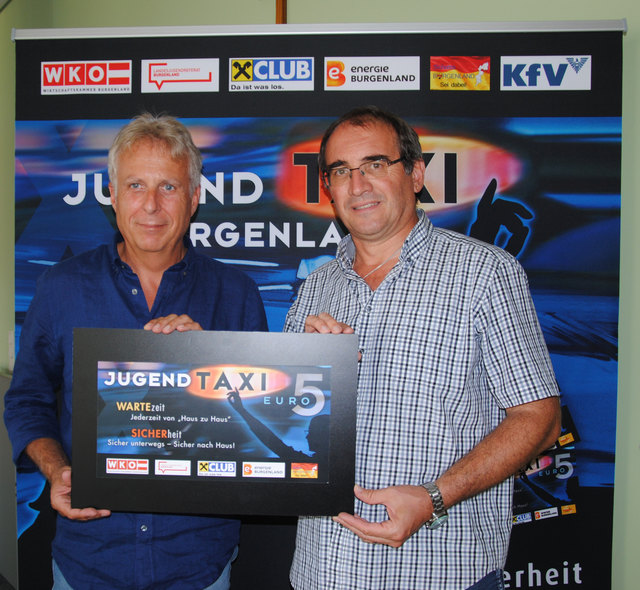 Neue Partner beim Jugendtaxi: Patrick Poten und Bgm. Walter Pfeiffer