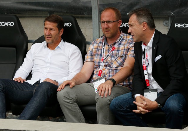 Schwarz-Weißes Führungstrio: Trainer Franco Foda, Sportchef Günter Kreissl und Präsident Christian Jauk (v. l.) | Foto: GEPA
