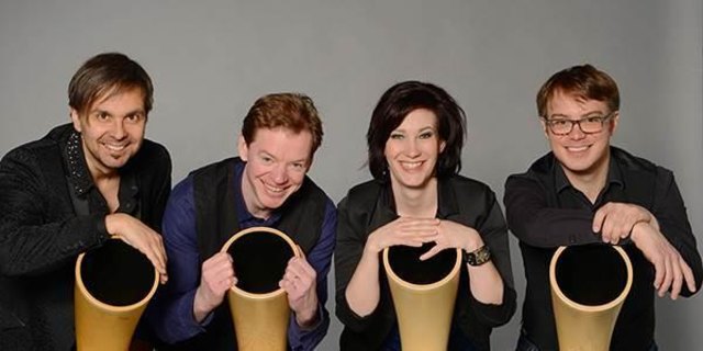 Das "hornroh modern alphorn quartet" wird das Publikum auf der Lunzer Seebühne bei den "wellenklaengen" begeistern.