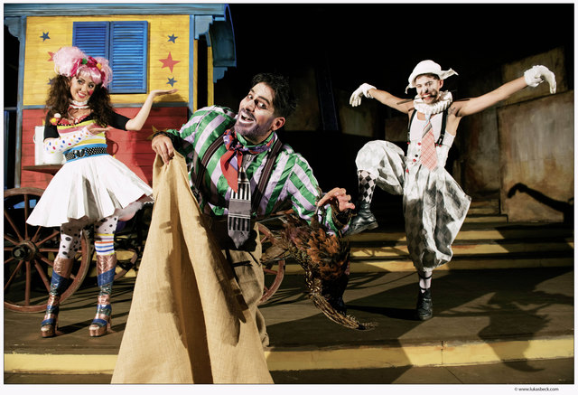 Bajazzo: Eugenia Dushina (Nedda), Clemens Unterreiner (Tonio), Maximilian Mayer (Beppo) | Foto: Lukas Beck