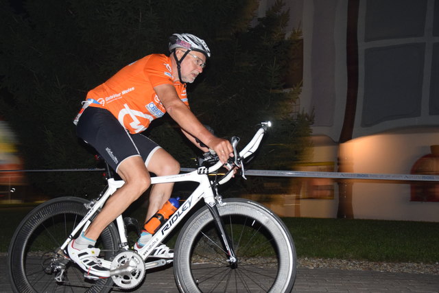 Nachtfalke Hans Wünscher auf seinem schier unendlichen Weg beim Triple-Ultra-Triathlon | Foto: triaguide.com