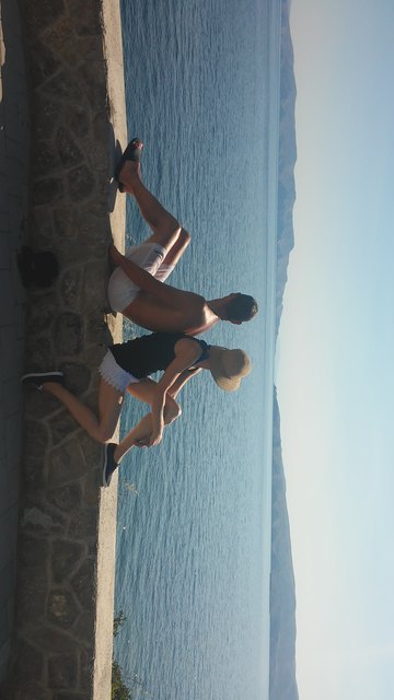 ein blick auf die unendliche weite des ozeans in senj, kroatien