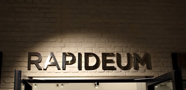 Der Eingang zum neuen Rapideum