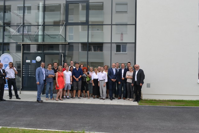 Zwölf Wohnungen in der Reiterstraße in Walding wurden von der "Neue Heimat OÖ" an ihre neuen Bewohner übergeben.