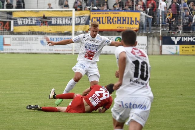 Die KSC-Spieler gingen vor allem in Hälfte eins ambitioniert ans Werk.
