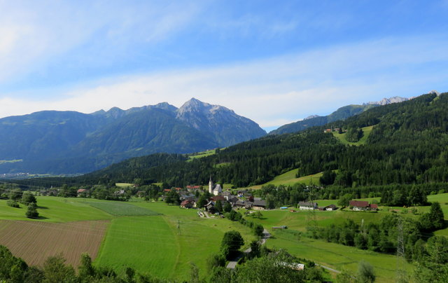 blick vom Krankenhaus Laas..wir wandern von hier los