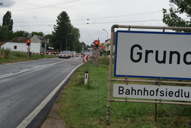 Immer wieder passieren am Bahnübergang Guntersdof-Grund Auffahrunfälle weil viele Lenker zu schnell unterwegs sind. Foto: jrh
