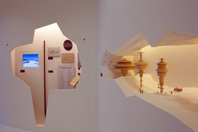 Zahlreiche Ausstellungsstücke sorgen bei den Besuchern für Staunen.