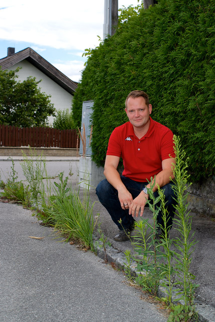 Stadtvize Christian Samwald bei den ungeliebten Stauden, hier im Bereich der Opfergasse.