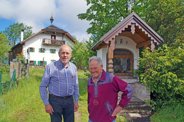 Nach dem Motto "Lerne deine Heimat kennen" starten die Bezirksblätter Tennengau eine Serie genannt "Tennengauer Kult(o)ur". Gemeinsam mit dem Tennengauer Kulturexperten Michael Neureiter begeben wir uns auf die Suche nach Kleinodien und Denkmälern im Bezirk. Unsere erste Kultur-Tour hat uns zu Max Reschreiters liebevoll restaurierter Kapelle nach Abtenau geführt.