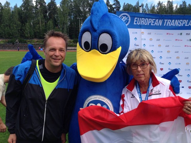 Renata und Thomas Hönisch mit dem EM-Maskottchen | Foto: Karl Kokol / ATSF