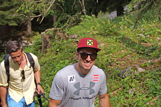 Die Wanderung ging zur Stuhlalm, weil Hirscher dort aufgewachsen ist: