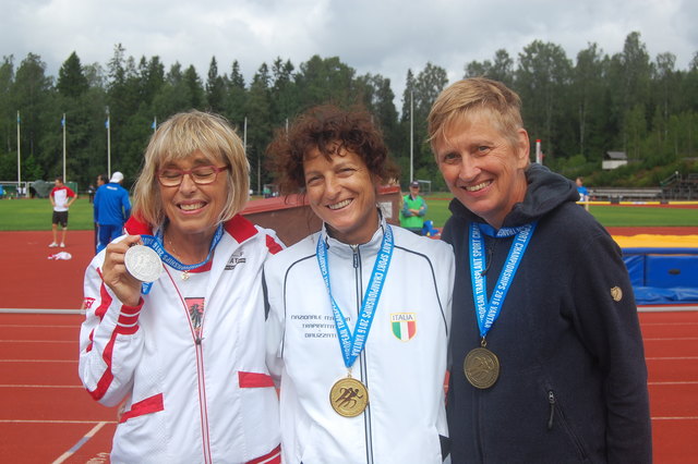 3km Gehen - Das Siegerpodest mit Theresa Braun (Gold / I), Renata Hönisch (Silber / AUT) und Beate Bea (Bronze / D)