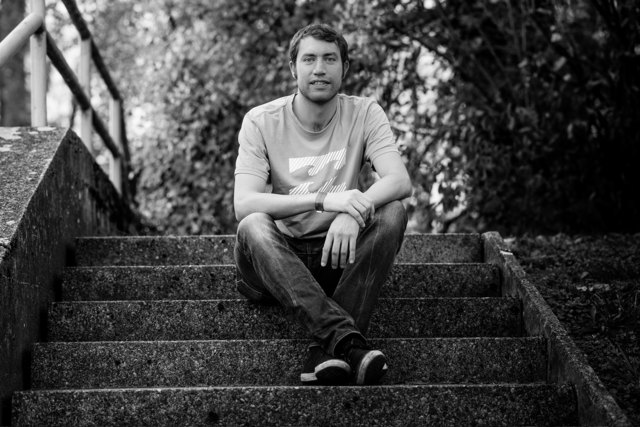 Severin "Sevi" Agostini tritt bei 20 bis 30 Poetry Slams im Jahr auf. Er organisiert als Mitglied des Vereins "Post Skriptum" aber auch selbst Slam-Veranstaltungen im Solaris und in der Tabakfabrik.