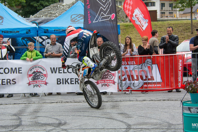 Dieter Rudolf aus Österreich begeisterte das Publikum mit seinen Künsten auf der Elektro-Enduro.