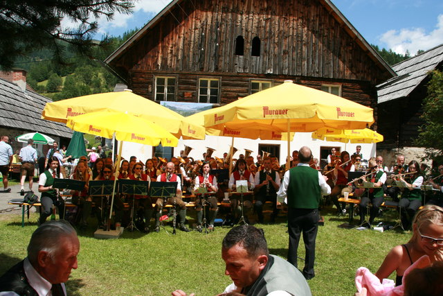 gemeinsamer Auftritt der beiden Musikkapellen