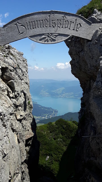 herrlicher Blick vom Schafberg zum Attersee