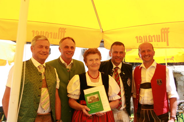 Vbgm Herbert Siebenhofer, WK-Obmann Karl Schmidhofer, Autorin Barbara Moser, TVB Obmann Werner Stiller , Bgm Gerhard Stolz