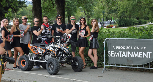 Mit dabei waren u.a.: Thomas Semmler & Georg Fechter, Jerry Mayr (im Buggy) & Ales Rozman (am Quad) und die Promotion Girls Sarah, Sabrina, Marina und Anna-Lisa.