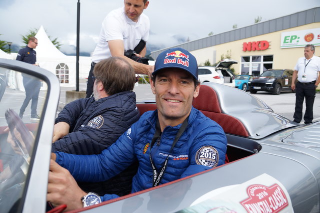 Mark Webber im 1960er Porsche RS60 Spider.