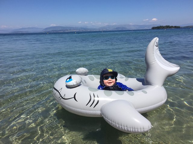 Auf meinem Schlauchboot bin ich Kapitän!