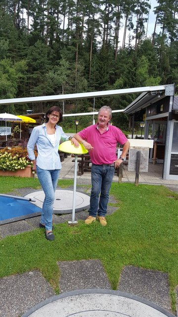 Dorli Mitterhuber und Herbert Unterwainig, die Betreiber der Sport- und Freizeitanlage am Trabochersee. | Foto: MGCT